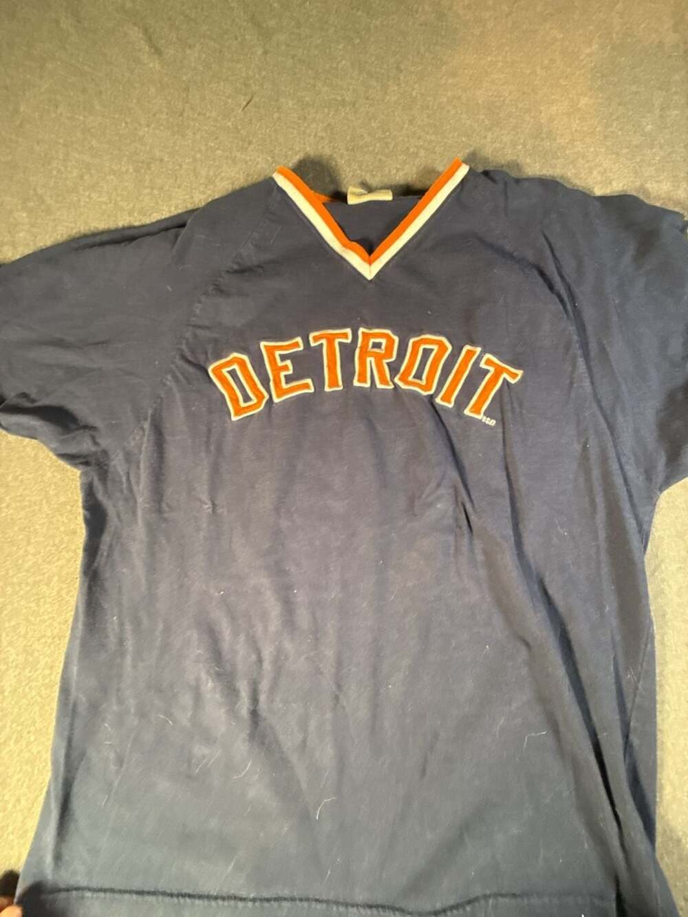 Steve & Barry's Detroit University Sportswear V-Neck T-Shirt Navy XL
